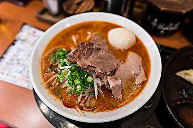 平台冒险解谜游戏《Neva》现已在Steam平台正式推出 获特别好评